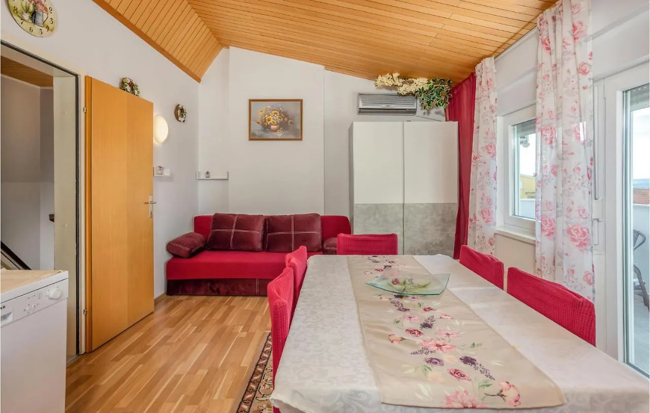 Cozy Apartment In Crikvenica With Kitchen