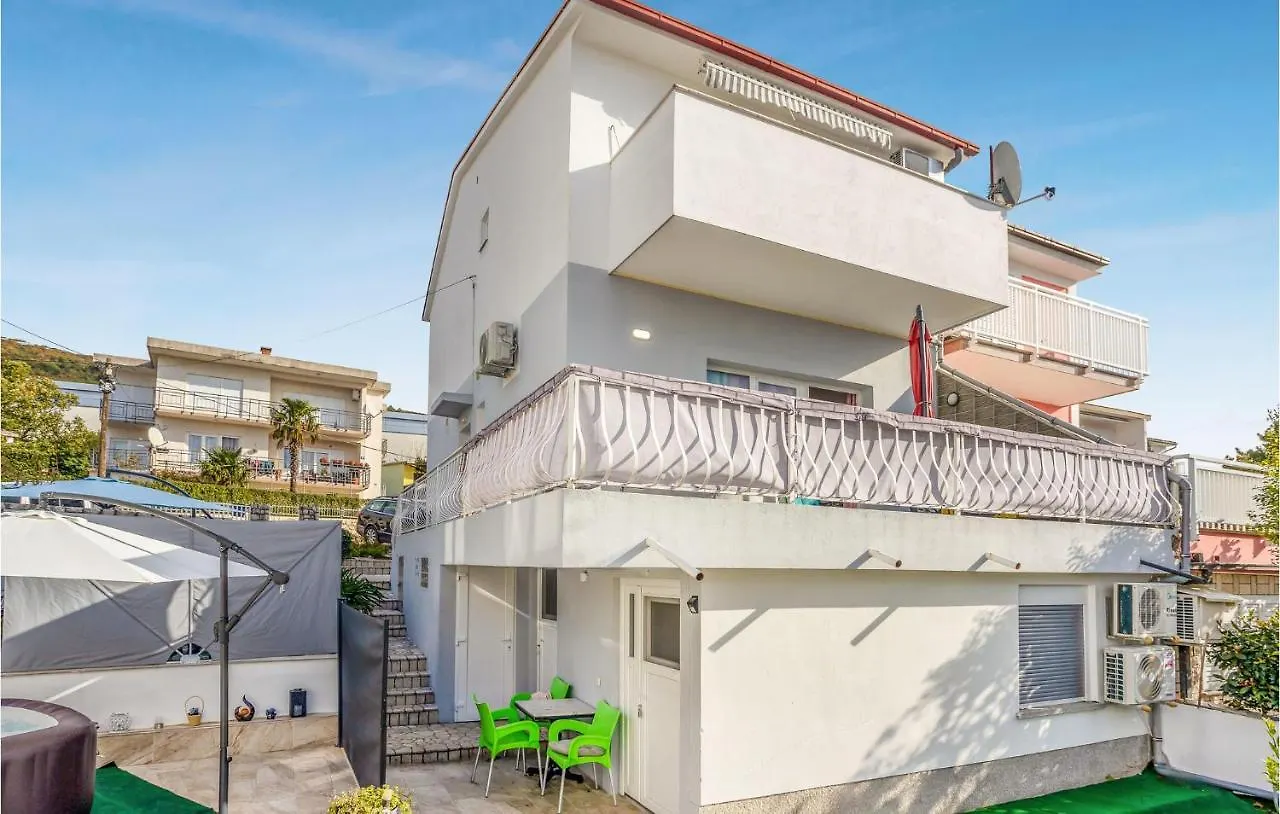 Cozy Apartment In Crikvenica With Kitchen