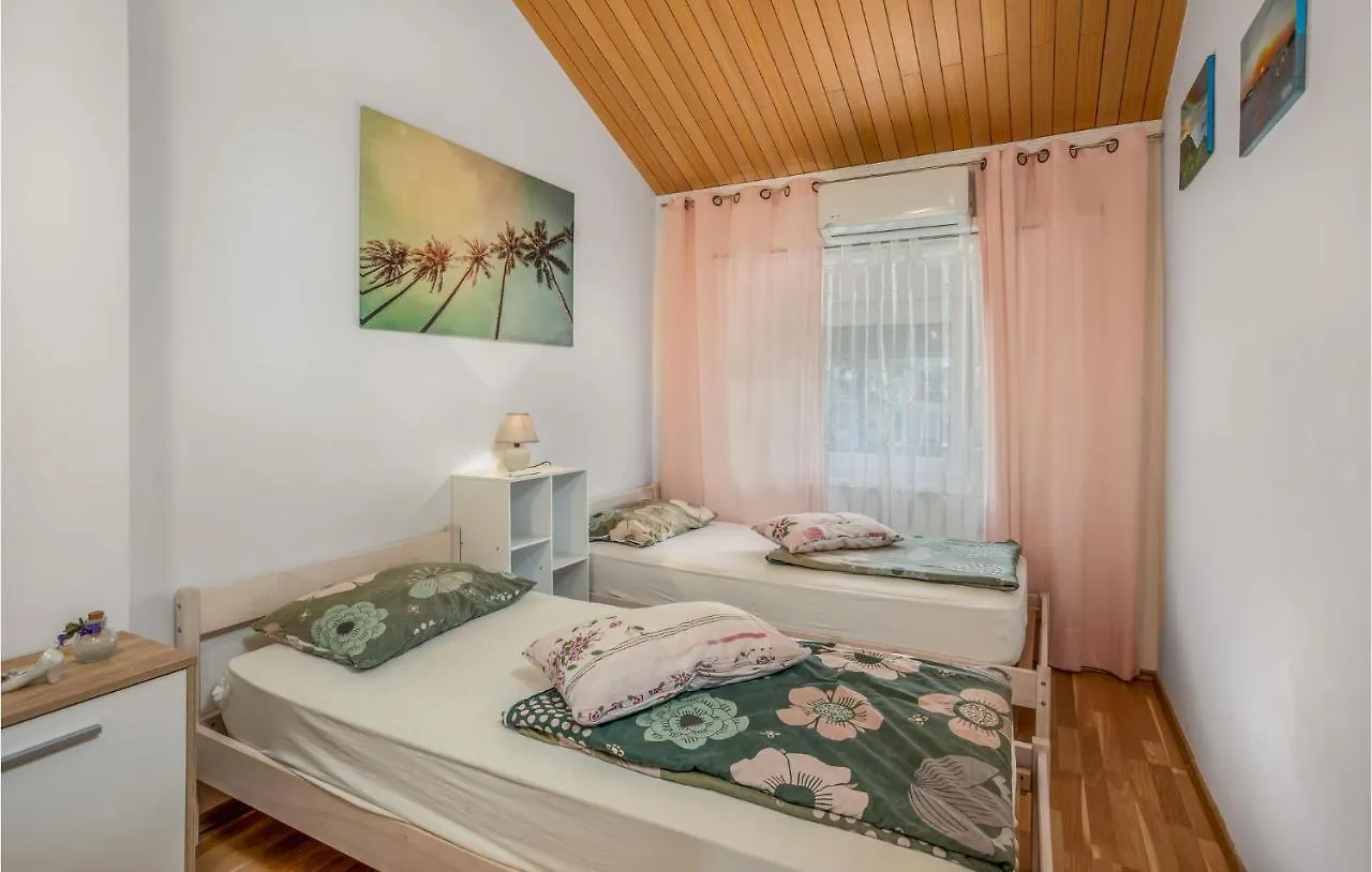 Cozy Apartment In Crikvenica With Kitchen